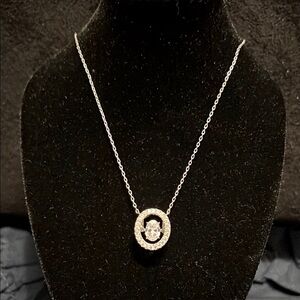 Elegant White Topaz Pendant Becklace